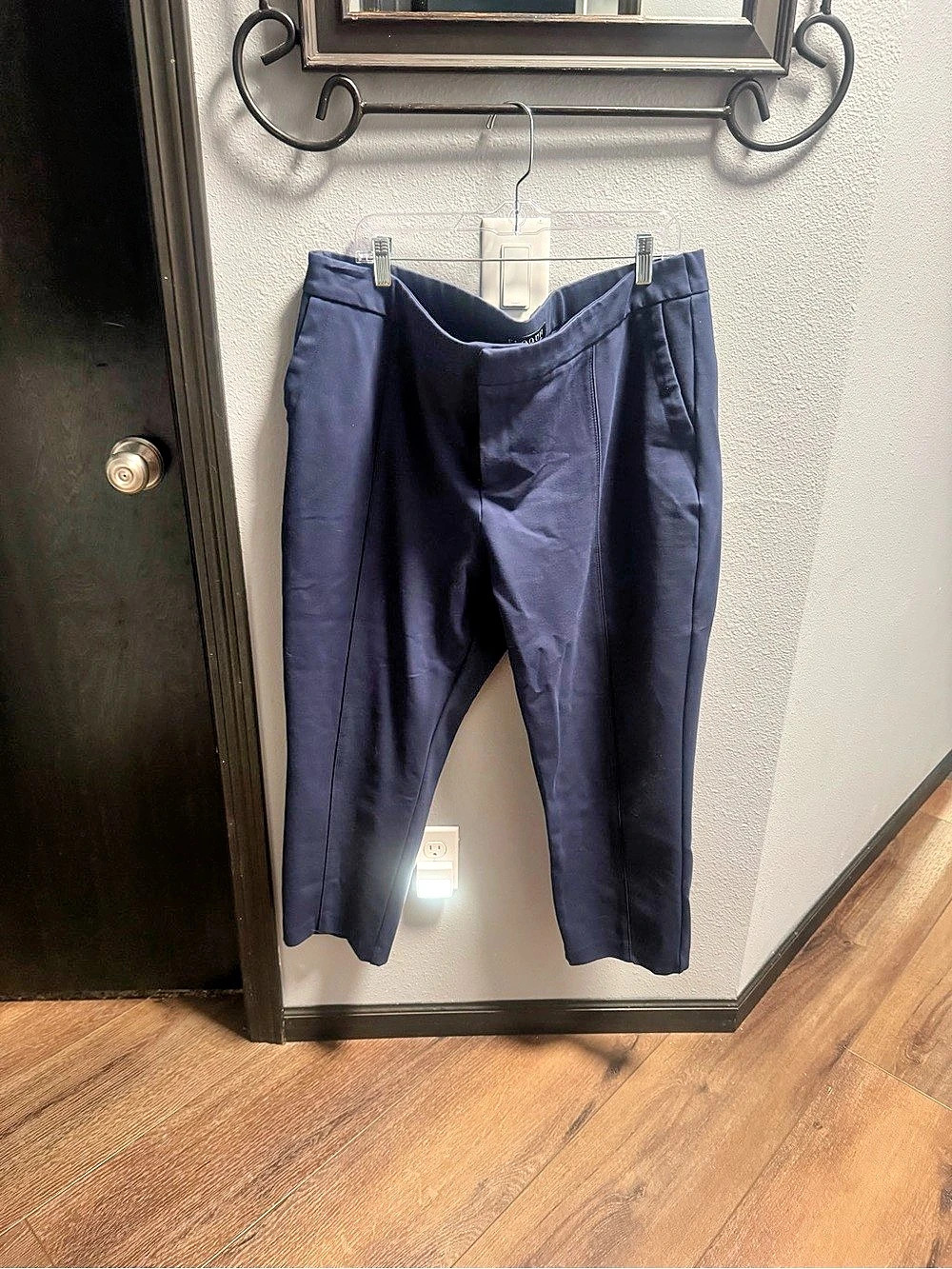 ELOQUII Cropped Trousers in Navy Blue Size 22R